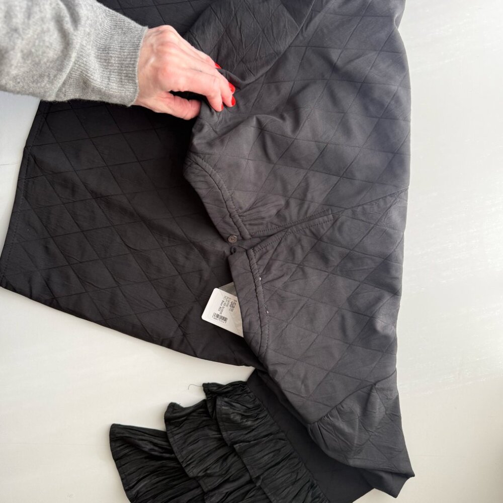 VOY 3 Layered Pleated Sleeve Top